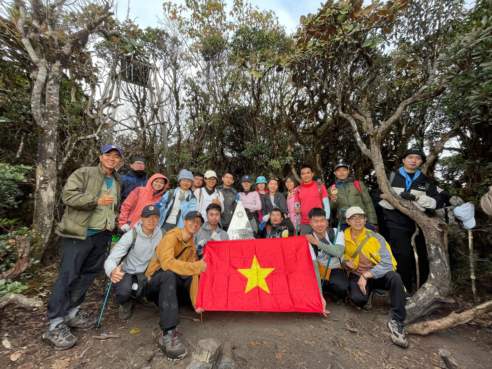 Lịch Trình Trekking Tà Xùa Chi Tiết: Chinh Phục Ngọn Núi Cao Thứ 13 Việt Nam 6 Trekking Tà Xùa với Tổ Ong Adventure