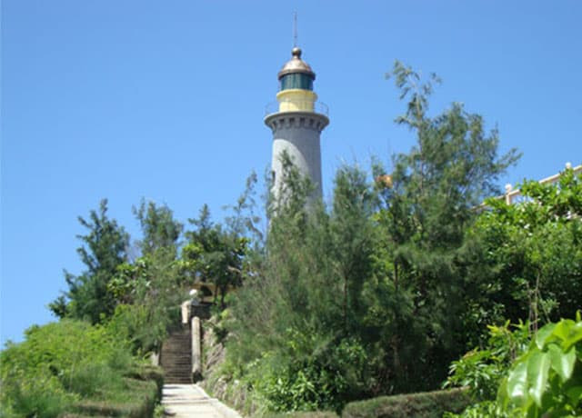 Đường bậc thang lên hải đăng