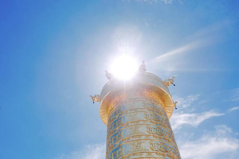 Cận cảnh chi tiết kiến trúc tinh xảo trên thân Bảo Tháp Kinh Luân, có sự tham gia của họa sư Nepal