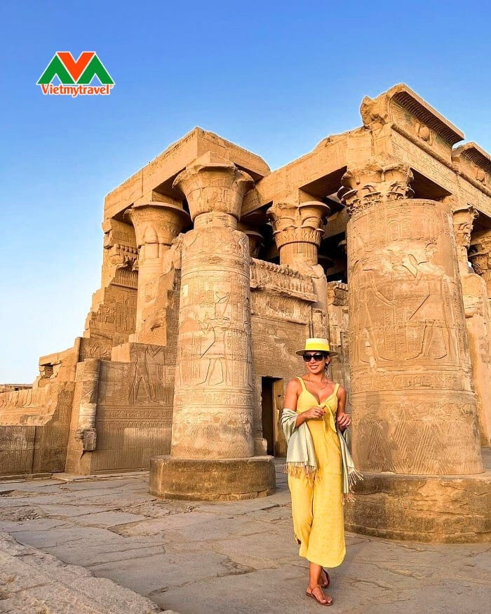 Ngôi đền Kom Ombo nhìn từ sông Nile