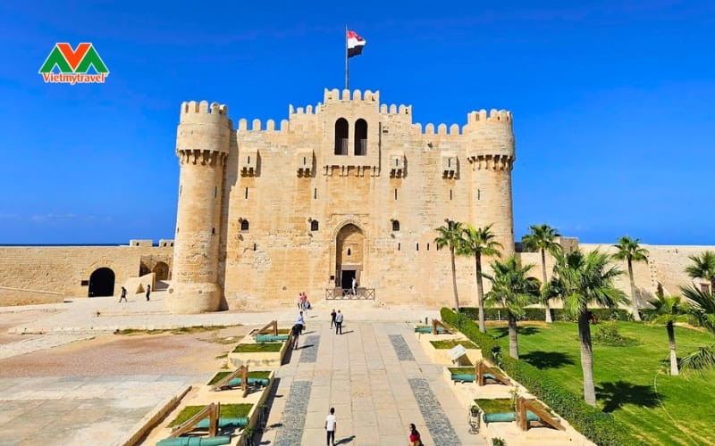 Pháo đài Qait Bey lịch sử tại Alexandria