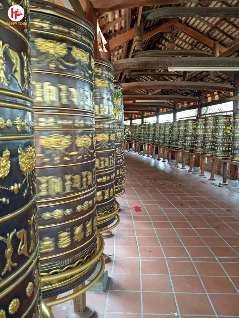 Tháp Kinh Luân tại khuôn viên Chùa Gò Kén