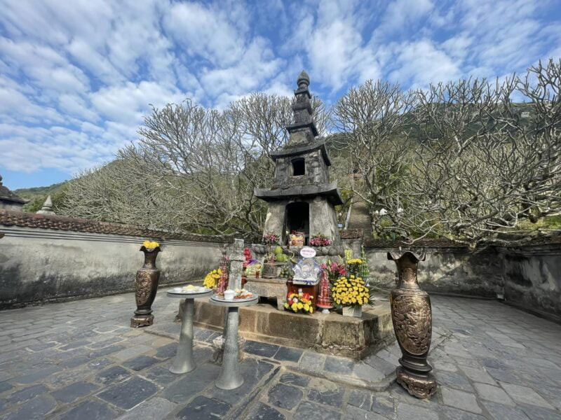 Du khách hành hương tại khu di tích Yên Tử