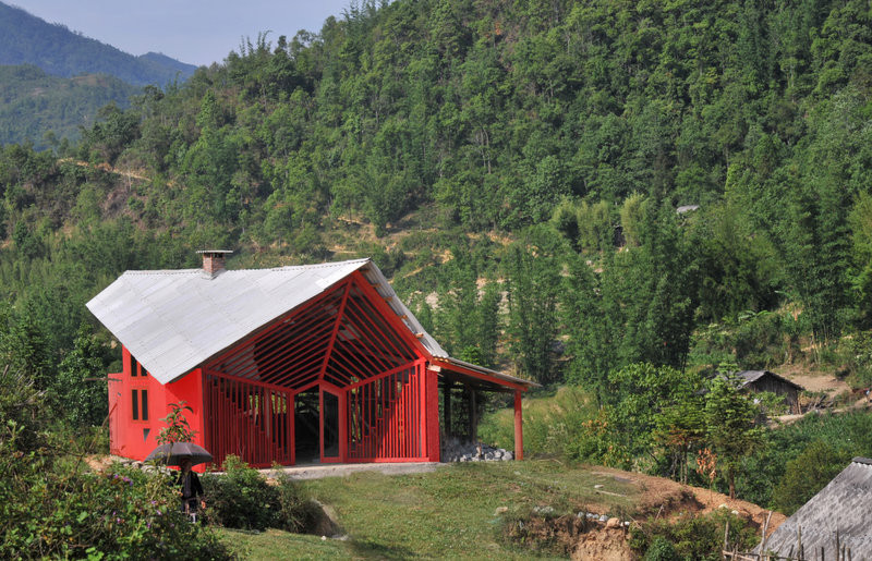 Kiến Trúc Trường Nội Trú Tây Bắc: Định Hướng Hiện Đại Hóa Bản Địa 4 Nhà cộng đồng người Dao Đỏ tại Tả Phìn do KTS Hoàng Thúc Hào thiết kế, kết nối với văn hóa địa phương