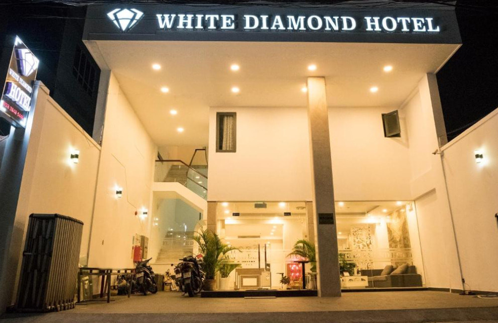 Top 15 Khách Sạn 3 Sao Sài Gòn Chất Lượng, Giá Tốt Cho Mọi Hành Trình 10 Khách sạn White Diamond Hotel tọa lạc gần sân bay Tân Sơn Nhất, thuận tiện di chuyển