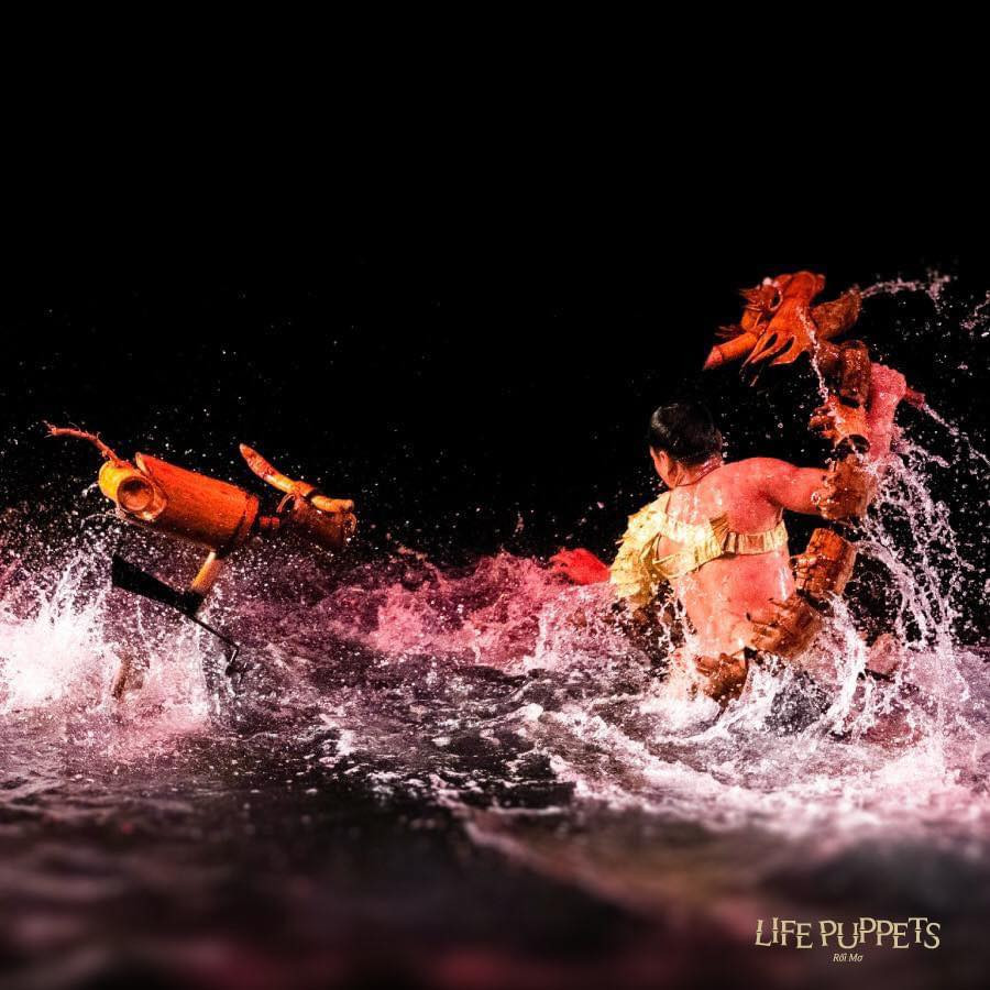 Khám phá Nhà hát Đó Nha Trang: Lịch Diễn, Giá Vé và Trải Nghiệm Show Rối Mơ Độc Đáo 4 Khán giả hào hứng xem show diễn tại Nhà hát Đó Nha Trang