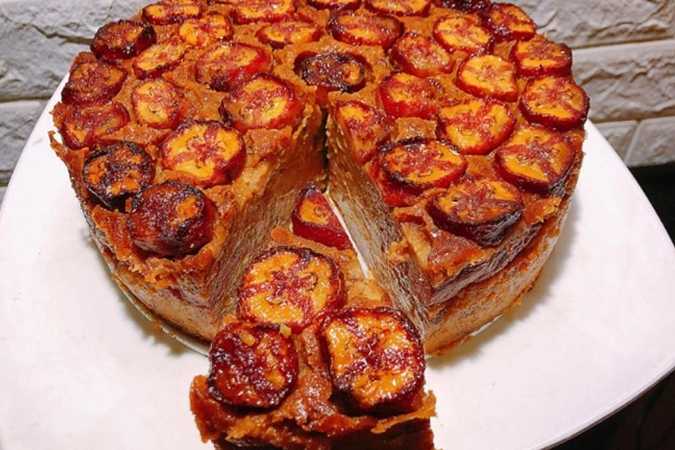 Khám Phá Hương Vị Đồng Bằng: 20 Món Bánh Miền Tây Đặc Sản Không Thể Bỏ Qua 6 Bánh chuối nướng vàng óng, thơm lừng vị chuối và dừa