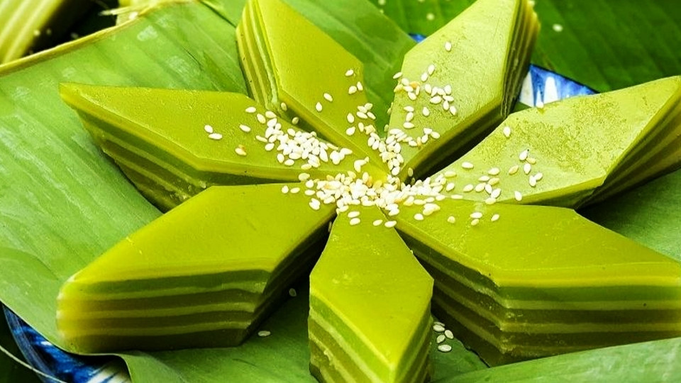 Khám Phá Hương Vị Đồng Bằng: 20 Món Bánh Miền Tây Đặc Sản Không Thể Bỏ Qua 2 Bánh da lợn với nhiều lớp màu sắc và hương vị đặc trưng