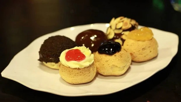 Khám Phá Công Thức Làm Bánh Su Kem Singapore Mềm Mịn, Thơm Ngon Chuẩn Vị 6 Thành phẩm bánh su kem Singapore ngon ngất ngây, hấp dẫn mọi ánh nhìn