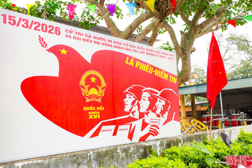 Người dân Hà Tĩnh tham gia bỏ phiếu trong ngày bầu cử đại biểu Quốc hội và HĐND các cấp