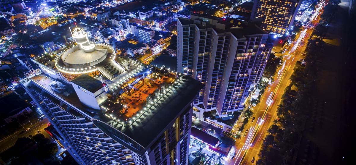 Không gian sang trọng tại một Bar Lounge trên cao ở Nha Trang