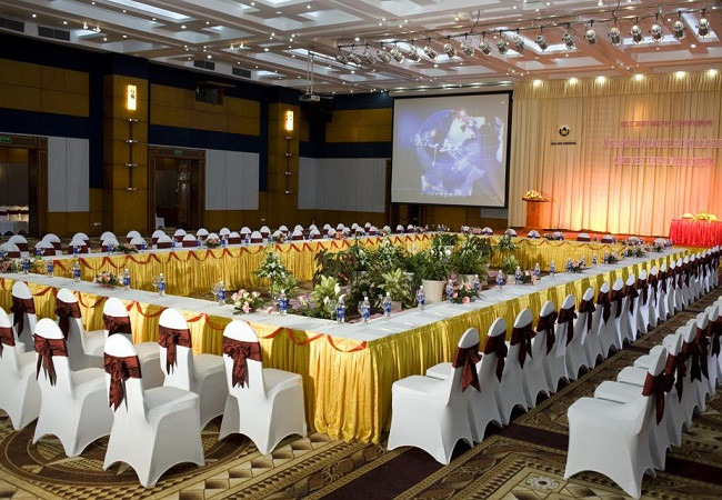 Hệ thống phòng họp – hội nghị - hội thảo phải có thảm trải phòng