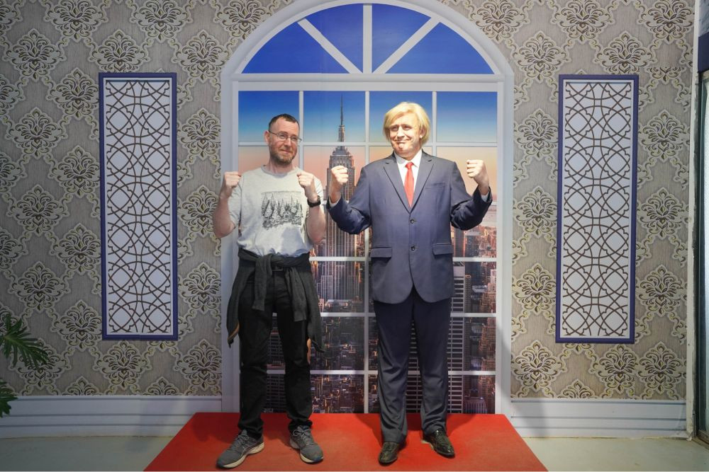 Thung Lũng Tình Yêu Đà Lạt: Cẩm Nang Khám Phá Từ A-Z Cho Chuyến Đi Hoàn Hảo 10 Khu trưng bày tượng sáp thu hút nhiều du khách trong và ngoài nước tham quan