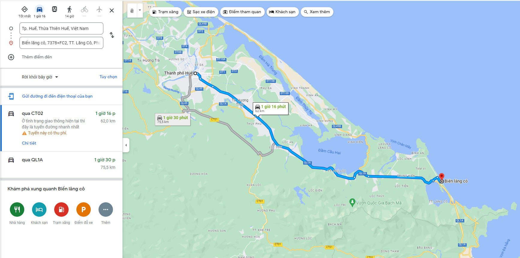 Con đường ven biển đẹp dẫn đến Lăng Cô