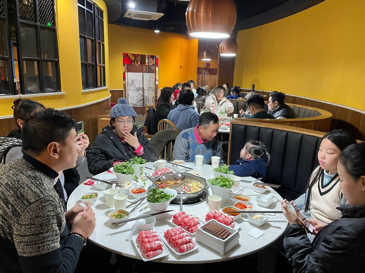 Nhiều lựa chọn món ăn tự chọn trong bữa tiệc buffet