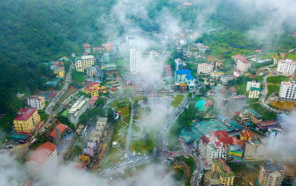 Thị trấn Tam Đảo, Vĩnh Phúc chìm trong lớp sương mù dày đặc buổi sớm