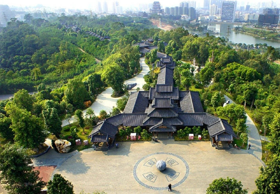 Công viên Thanh Tú Sơn với kiến trúc cổ kính và không gian xanh