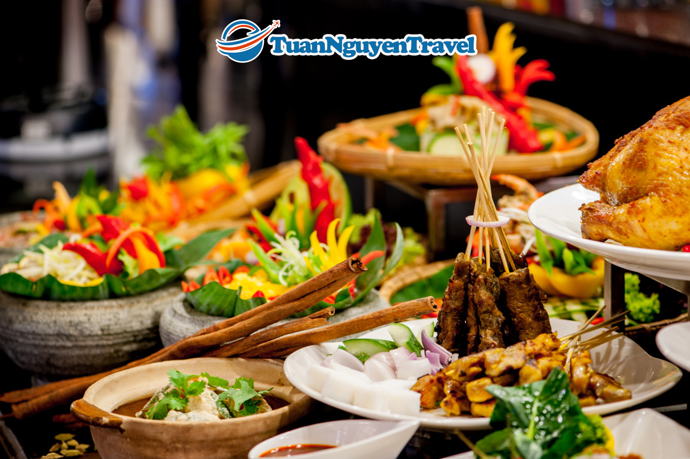 Mâm cơm đặc sản Ninh Bình với thịt dê và cơm cháy