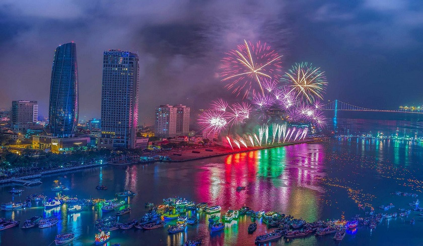 Lễ hội pháo hoa quốc tế Đà Nẵng rực rỡ bên sông Hàn
