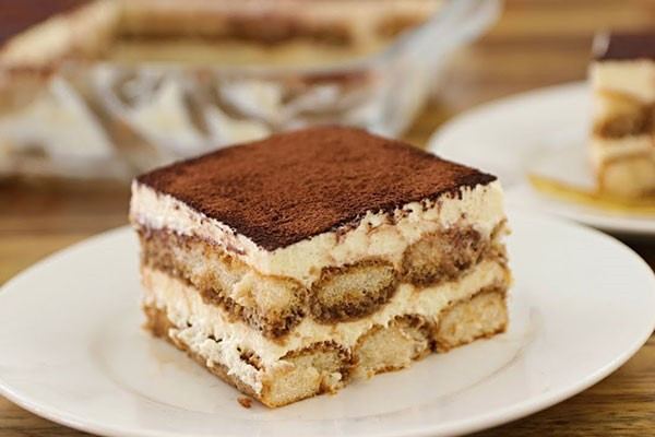 Món bánh Tiramisu với lớp bột cacao và kem Mascarpone béo ngậy