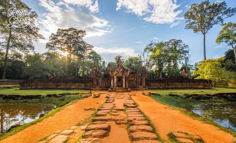 Cẩm Nang Khám Phá Angkor 3 Ngày: Hành Trình Đến Di Sản Thế Giới Huyền Bí 10 Đền Banteay Srei tuyệt đẹp với kiến trúc đá sa thạch hồng