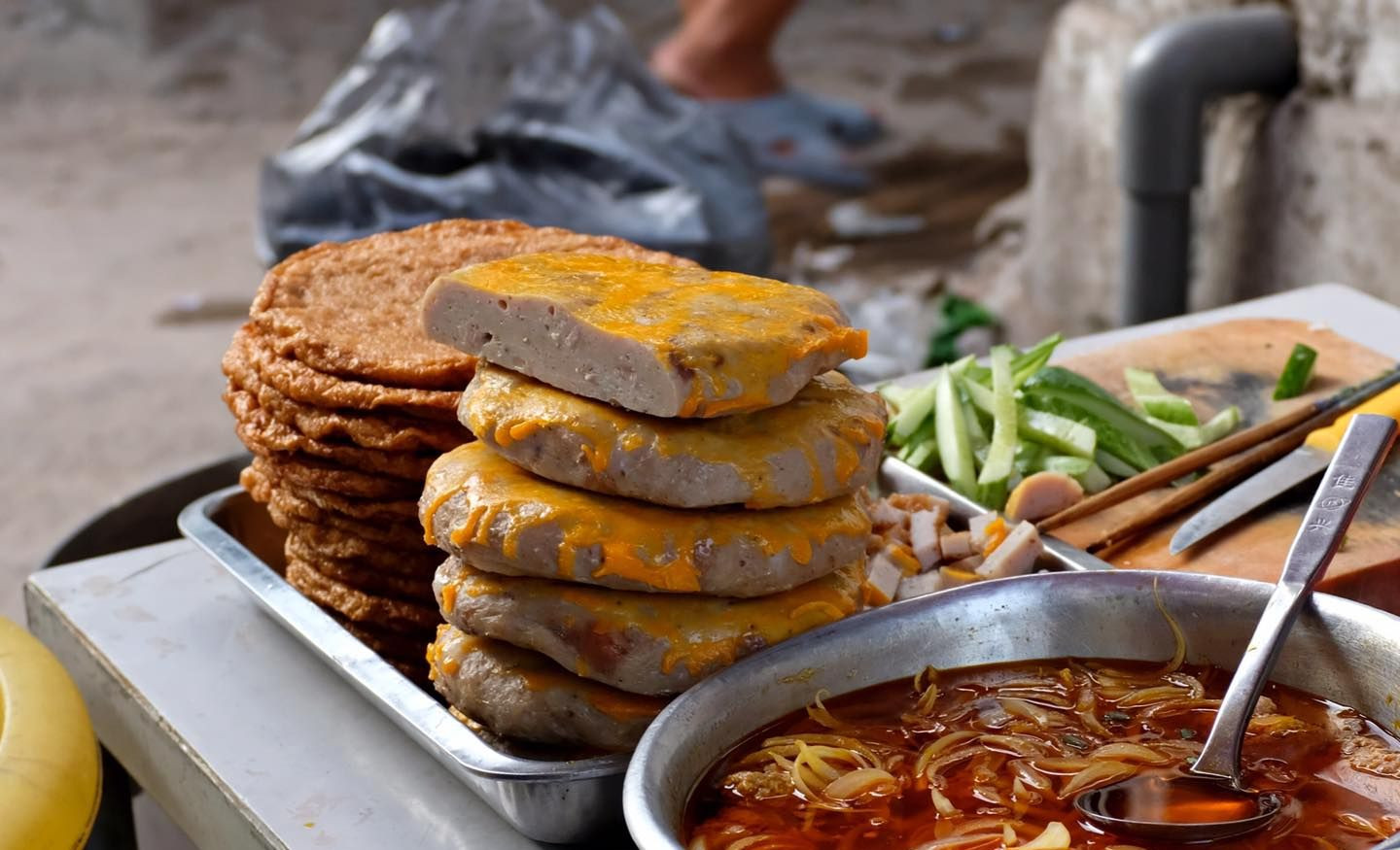 Bánh canh chả cá Ninh Thuận với nước dùng trong và sợi bánh dai ngon