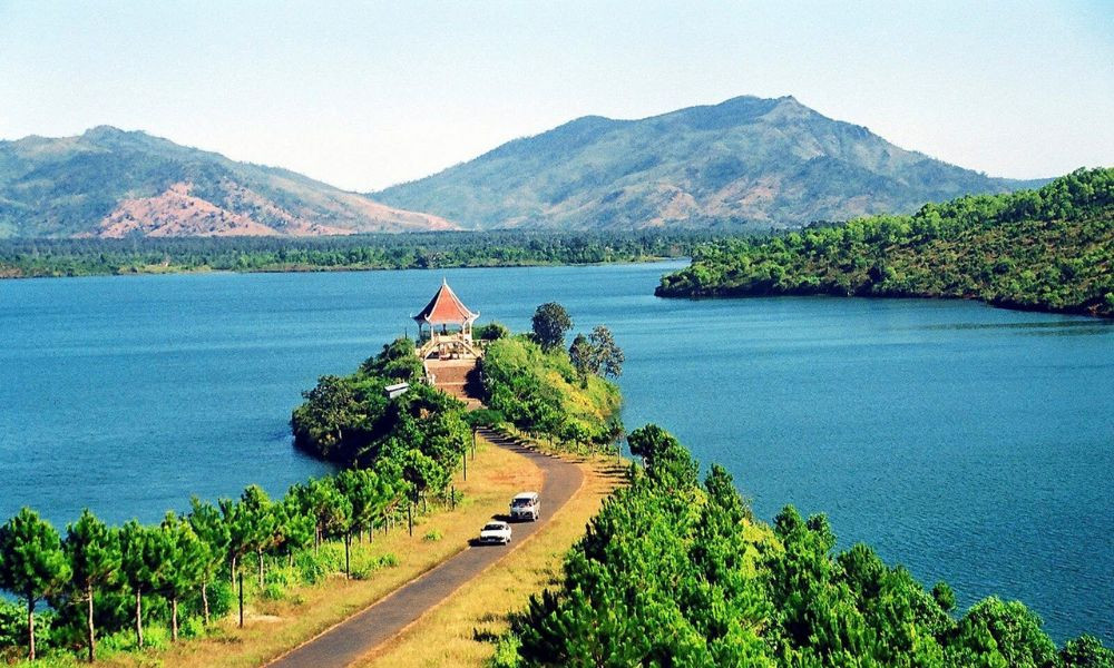 Khung cảnh Biển Hồ Pleiku nhìn từ trên cao