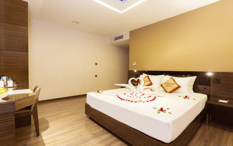Mặt tiền Khách sạn Queen Ann Sài Gòn