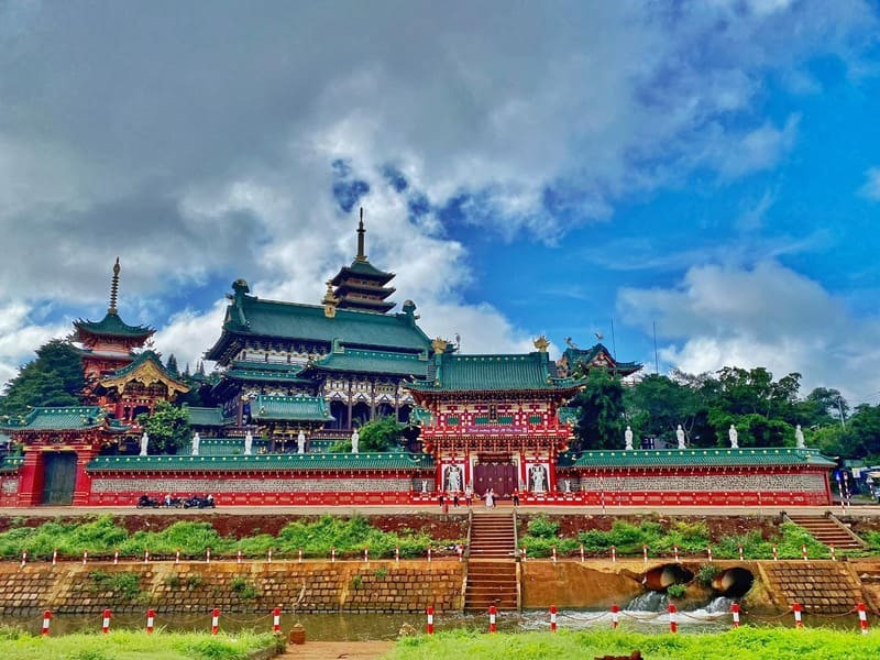 Du lịch Pleiku: Khám phá 10 điểm đến không thể bỏ lỡ ở phố núi 2 Chùa Minh Thành Pleiku với kiến trúc độc đáo như những ngôi chùa Nhật Bản