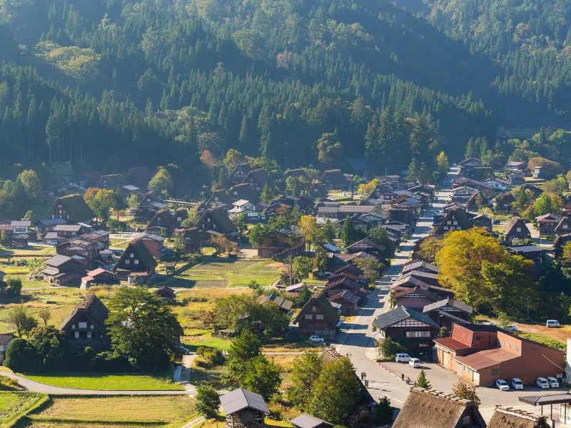 Khung cảnh làng cổ Shirakawago giữa mùa đông tuyết phủ