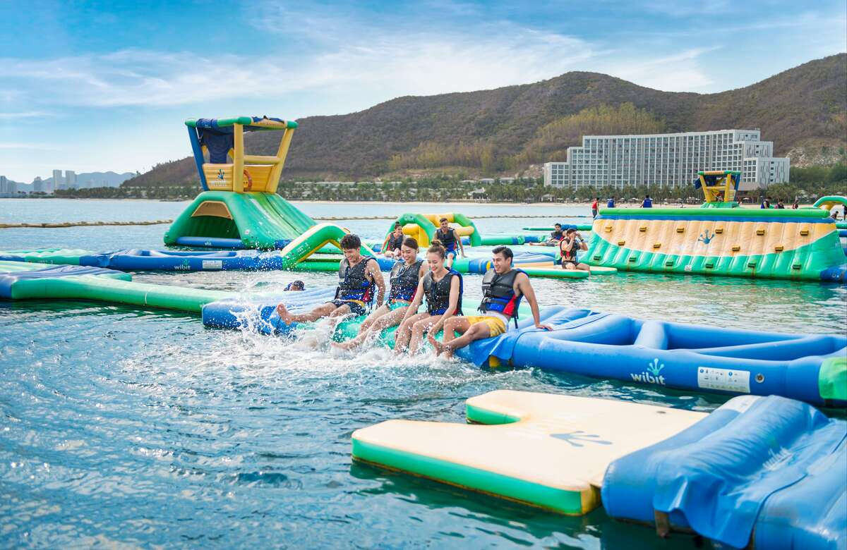 Lẩu Thả Phan Thiết: Khám Phá Đặc Sản Ngũ Hành Đầy Nghệ Thuật Và Những Địa Chỉ Nức Tiếng 11 Vui chơi thỏa thích cùng các trò chơi nước sảng khoái