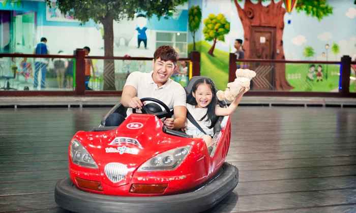 Trẻ em trải nghiệm các trò chơi hướng nghiệp tại VinKE