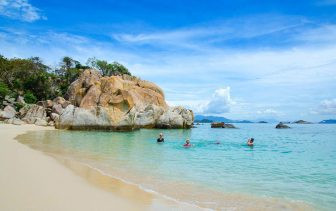 Vẻ đẹp hoang sơ của bãi Kinh