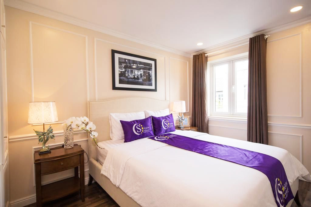Một góc phòng nghỉ sang trọng tại Saigon By Night Hotel