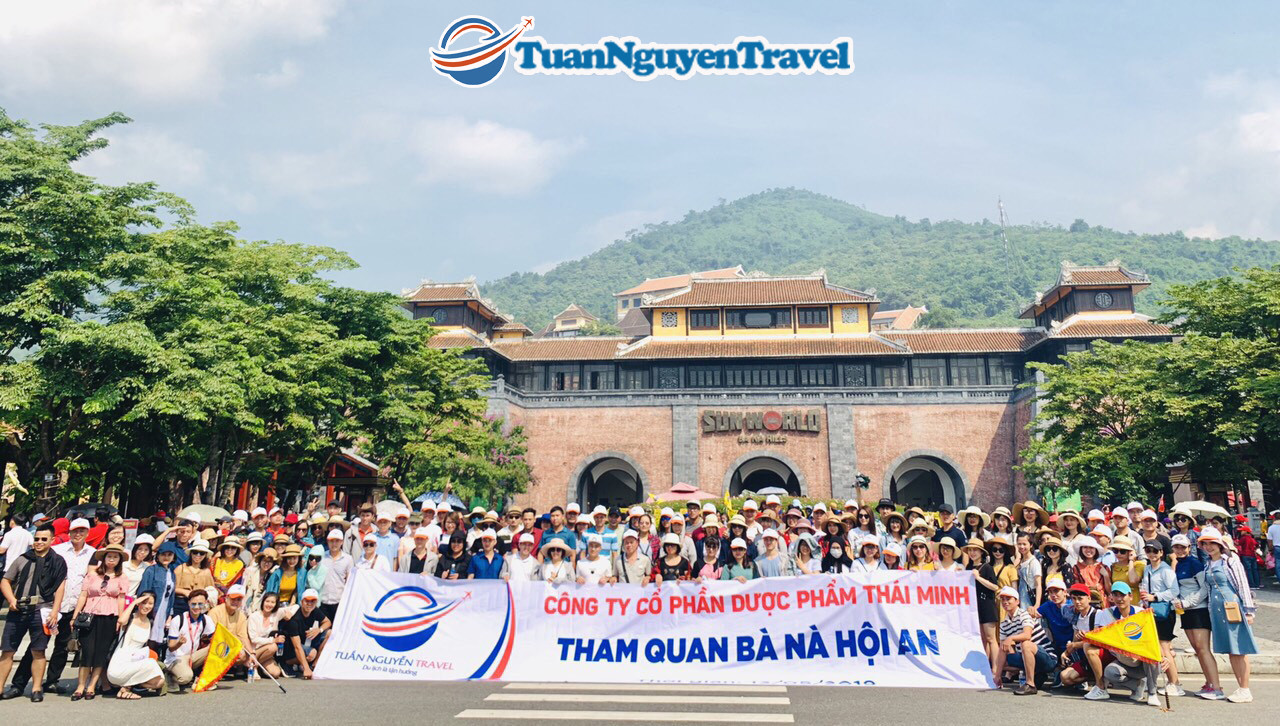 Đoàn khách của Tuấn Nguyễn Travel trong chuyến tham quan