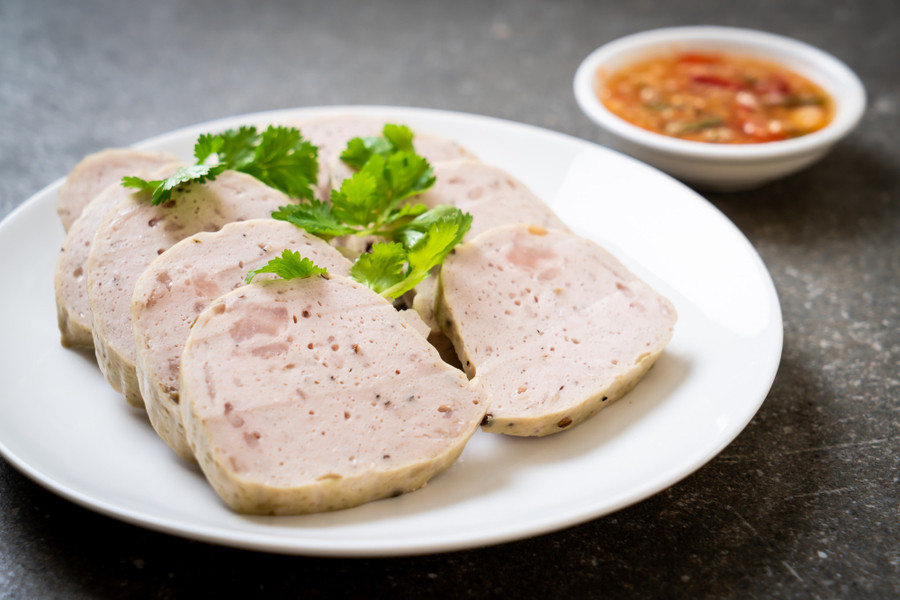 Chả lụa, món ăn truyền thống quen thuộc trên mâm cỗ Tết miền Nam