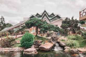 Cảnh quan hoang sơ và yên bình tại Khu du lịch Rừng Lá Phong