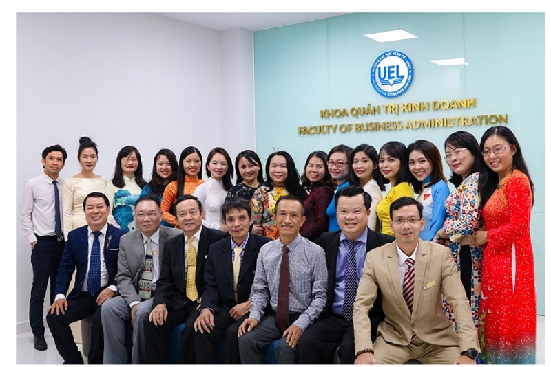 Ngành Quản trị Du lịch và Lữ hành: Khám phá tiềm năng và cơ hội nghề nghiệp 2 Đội ngũ giảng viên chuyên ngành Quản trị Du lịch và Lữ hành tại Khoa Quản trị Kinh doanh, UEL