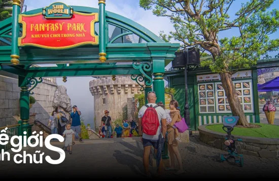 Một góc Fantasy Park với kiến trúc độc đáo trên đỉnh Bà Nà Hills