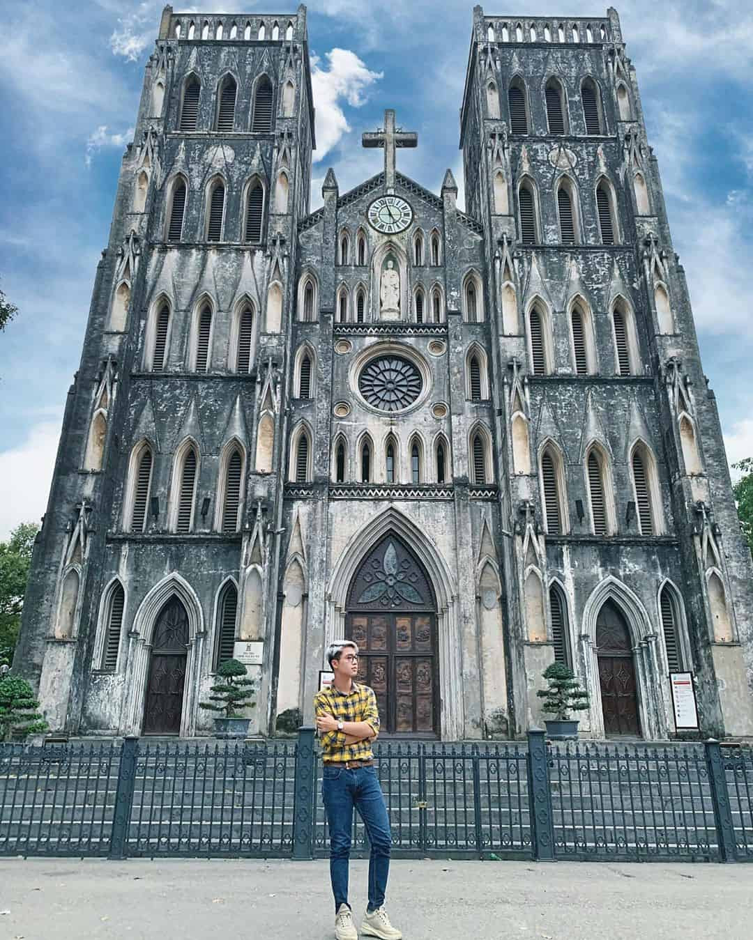 Nhà thờ Lớn Hà Nội với kiến trúc Gothic cổ kính và uy nghi
