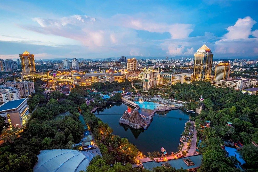 Gia đình vui chơi tại Công viên Sunway Lagoon