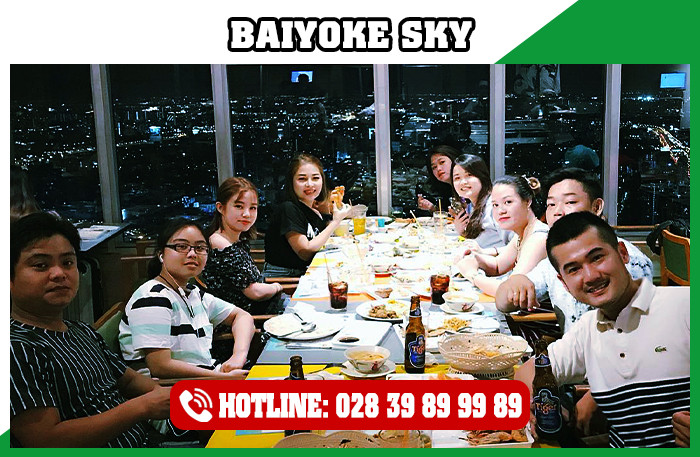 Bữa ăn tối sang trọng tại nhà hàng xoay Baiyoke Sky
