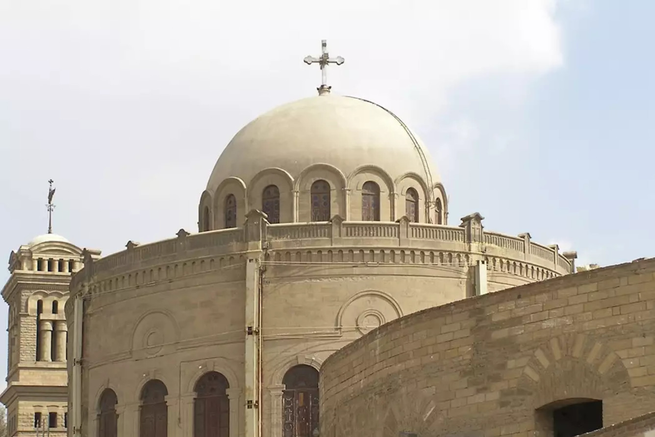 Khám Phá Cairo: 8 Địa Điểm Không Thể Bỏ Lỡ Khi Du Lịch Thủ Đô Ai Cập 4 Kiến trúc độc đáo của Nhà thờ Hanging tại Cairo