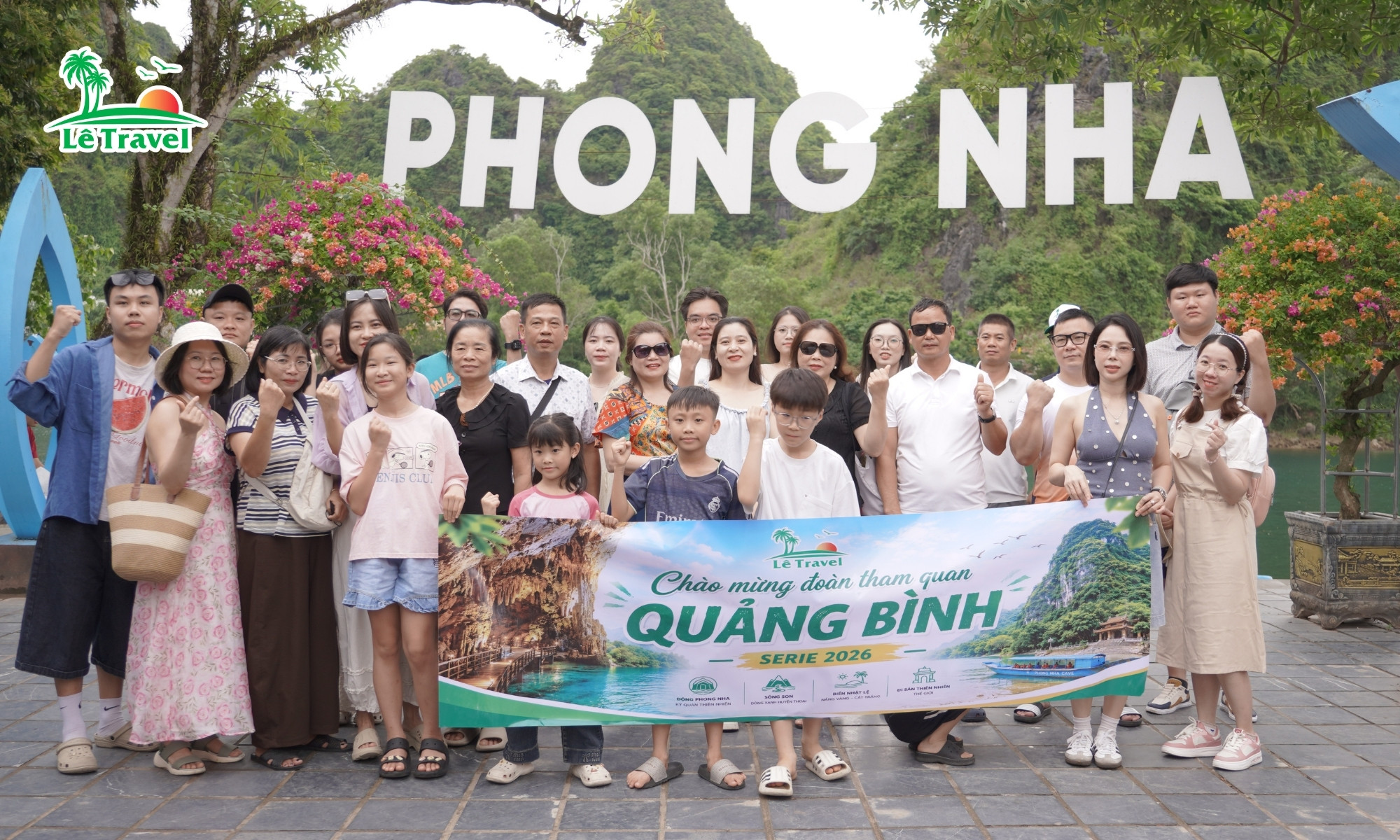 Du khách chuẩn bị khám phá động Phong Nha