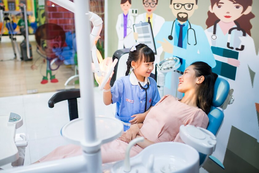 Khám phá 12 Làng nghề Hà Nội Nổi Tiếng: Nét Đẹp Văn Hóa Xưa Giữa Lòng Thủ Đô 15 Bé trỉa nghiệm làm bác sĩ nha khoa tại VinKE